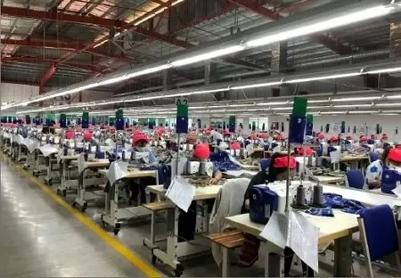 مصنع لإنتاج الملابس المخصصة حسب الطلب (Custom-made)
